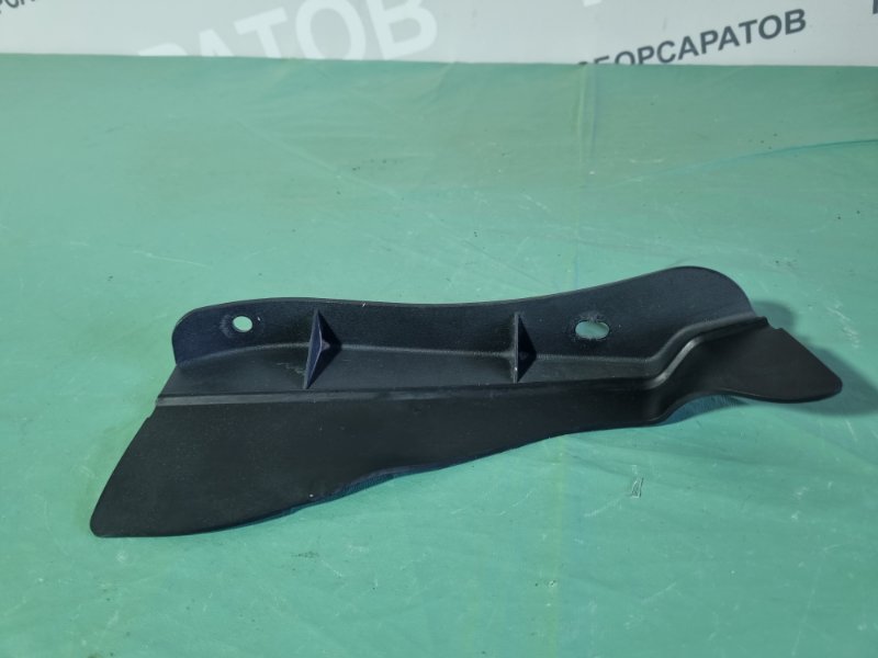 Уголок жабо Ford Kuga 2008
