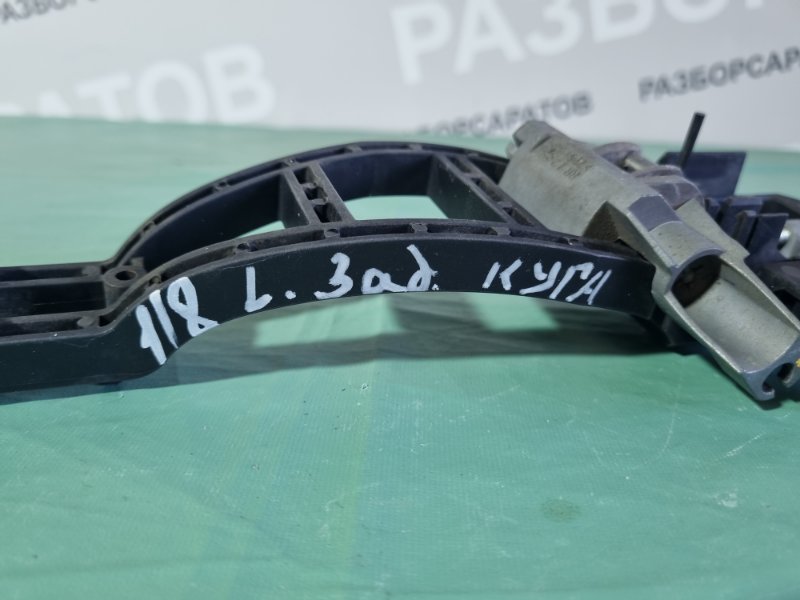 Кронштейн ручки двери наружной Ford Kuga 2008