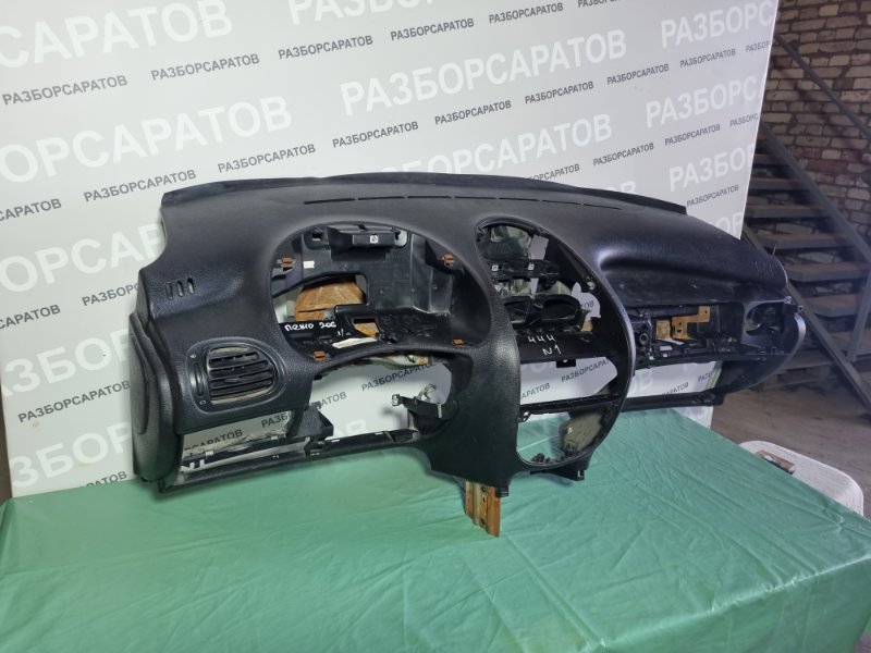 Торпедо Peugeot 206 2004 хэтчбек