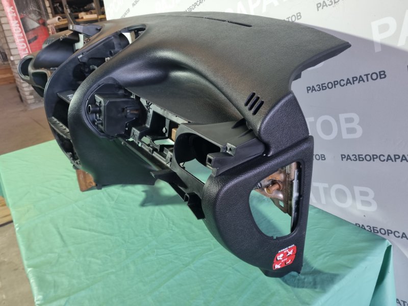 Торпедо Peugeot 206 2004 хэтчбек