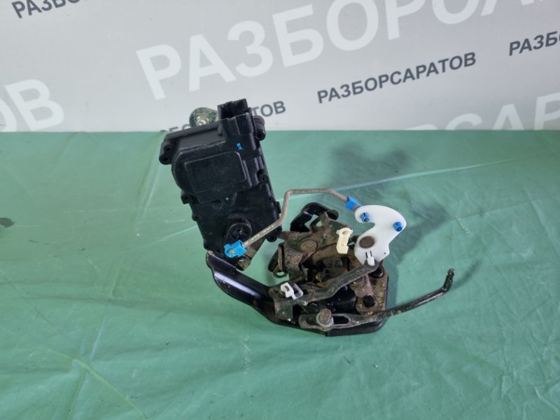 Замок двери Hyundai Accent 2008 седан