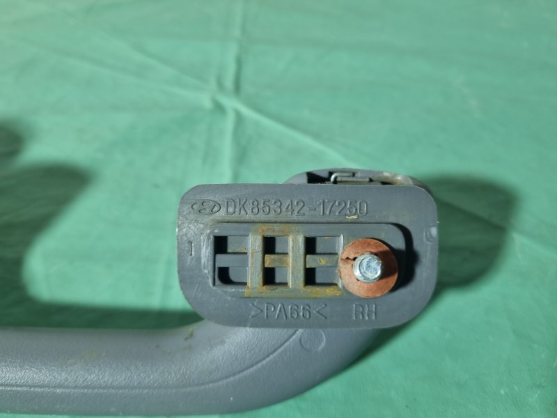 Ручка потолка с крючком Hyundai Matrix 2007 универсал