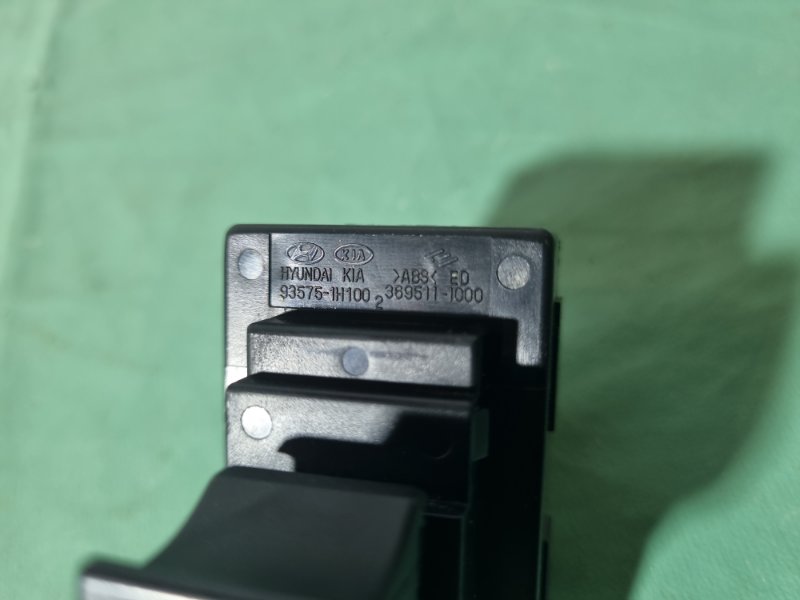 Кнопка стеклоподъемника KIA Ceed 2008 хэтчбек
