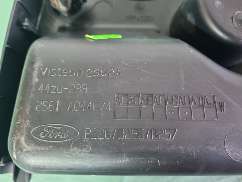 Накладка центральной консоли Ford Fiesta 2007 хэтчбек 5 дв.