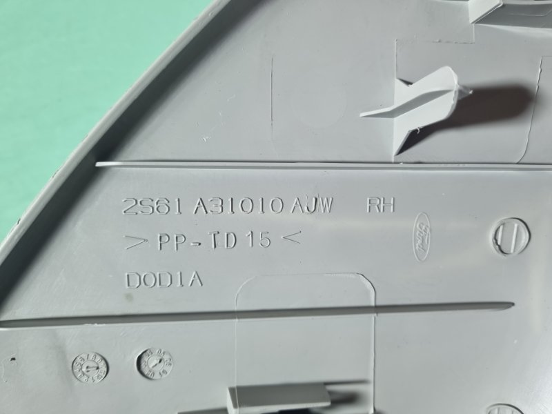 Обшивка стойки Ford Fiesta 2007 хэтчбек 5 дв.