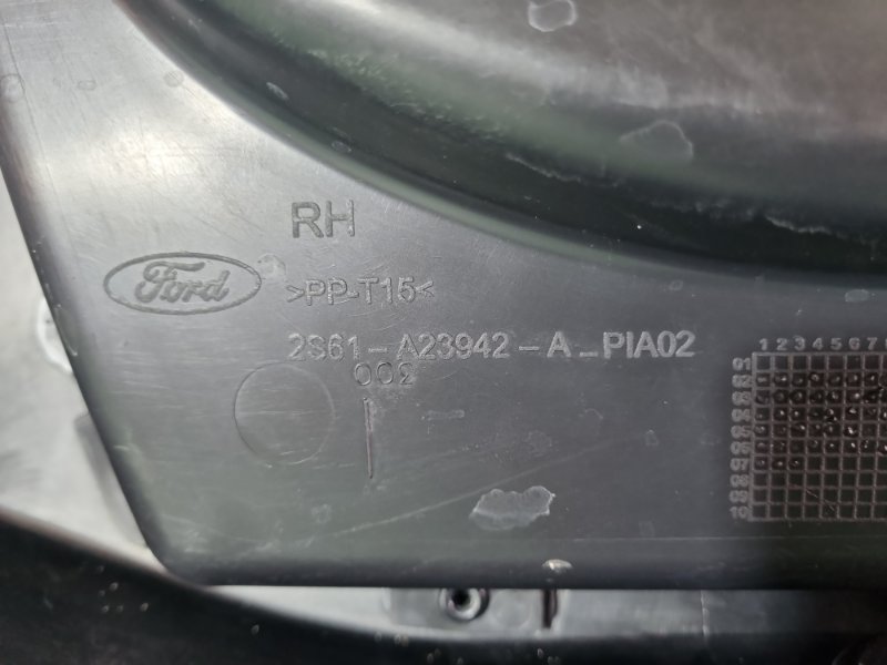Обшивка двери Ford Fiesta 2007 хэтчбек 5 дв.
