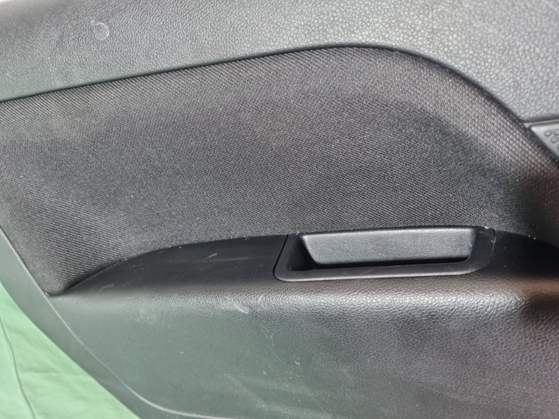 Обшивка двери Ford Fiesta 2007 хэтчбек 5 дв.