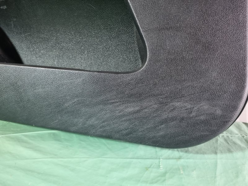Обшивка двери Ford Fiesta 2007 хэтчбек 5 дв.