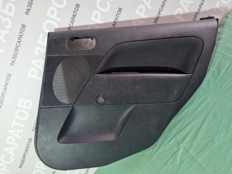 Обшивка двери Ford Fiesta 2007 хэтчбек 5 дв.
