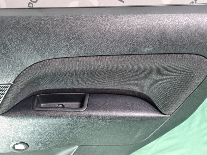 Обшивка двери Ford Fiesta 2007 хэтчбек 5 дв.