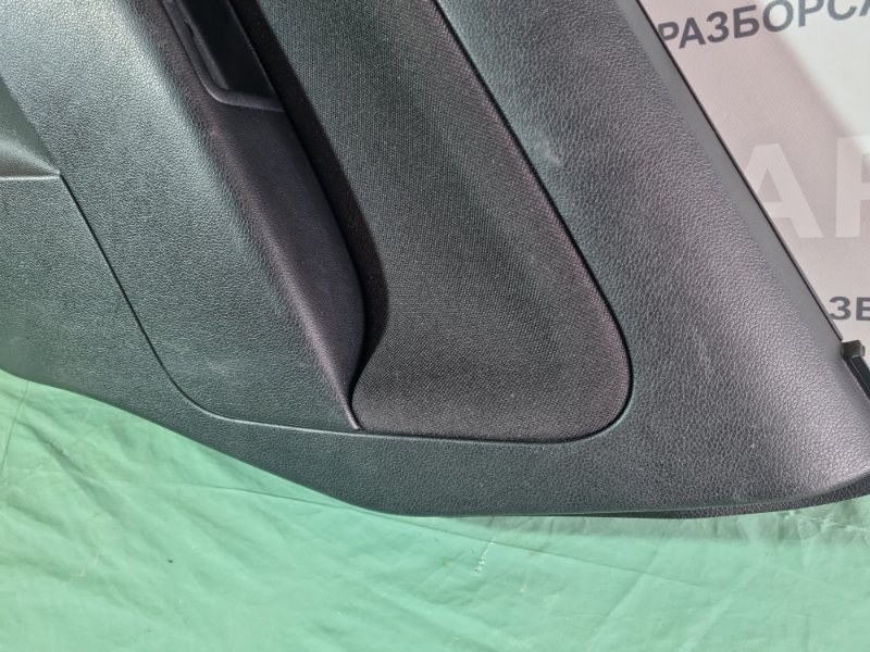 Обшивка двери Ford Fiesta 2007 хэтчбек 5 дв.