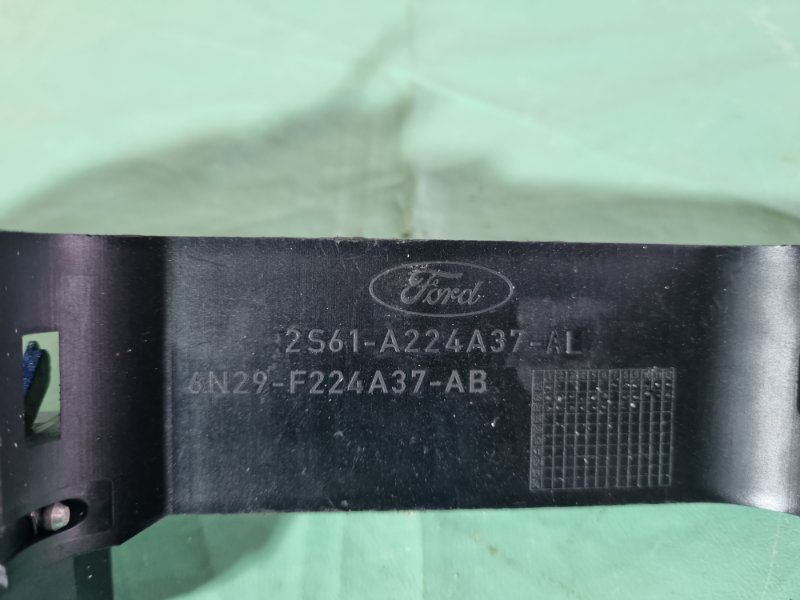 Кронштейн ручки двери наружной Ford Fiesta 2007 хэтчбек 5 дв.