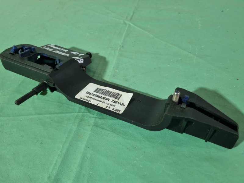 Кронштейн ручки двери наружной Ford Fiesta 2007 хэтчбек 5 дв.