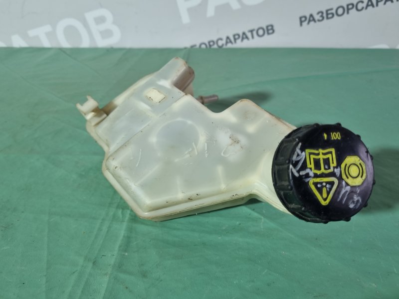 Бачок главного тормозного цилиндра Ford Fiesta 2007 хэтчбек 5 дв.
