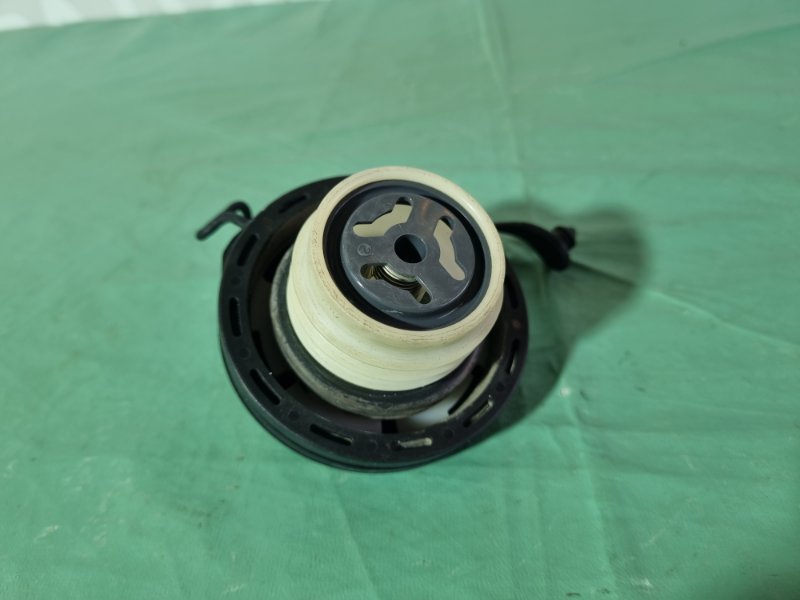 Крышка топливного бака Ford Fiesta 2007 хэтчбек 5 дв.