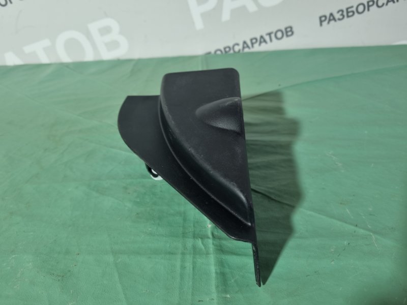 Накладка двери ( уголок ) Ford Fiesta 2007 хэтчбек 5 дв.