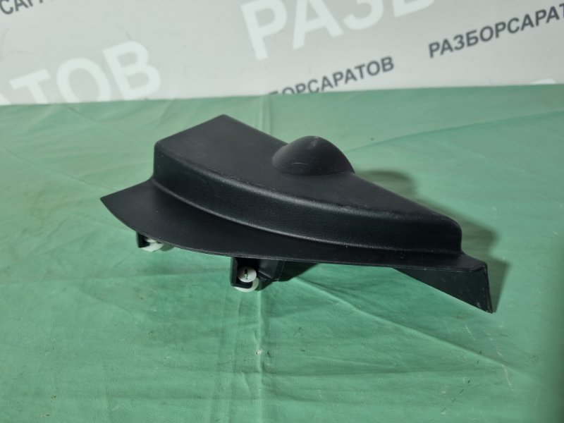Накладка двери ( уголок ) Ford Fiesta 2007 хэтчбек 5 дв.