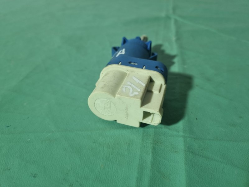 Концевик педали тормоза Ford Fiesta 2007 хэтчбек 5 дв.