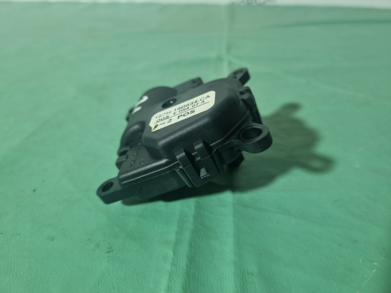 Сервопривод заслонки отопителя Ford Fiesta 2007 хэтчбек 5 дв.