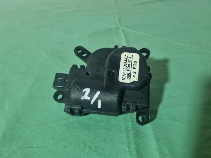 Сервопривод заслонки отопителя Ford Fiesta 2007 хэтчбек 5 дв.