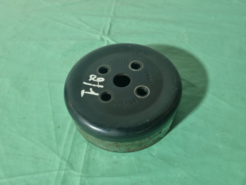 Шкив помпы Ford Fiesta 2007 хэтчбек 5 дв.