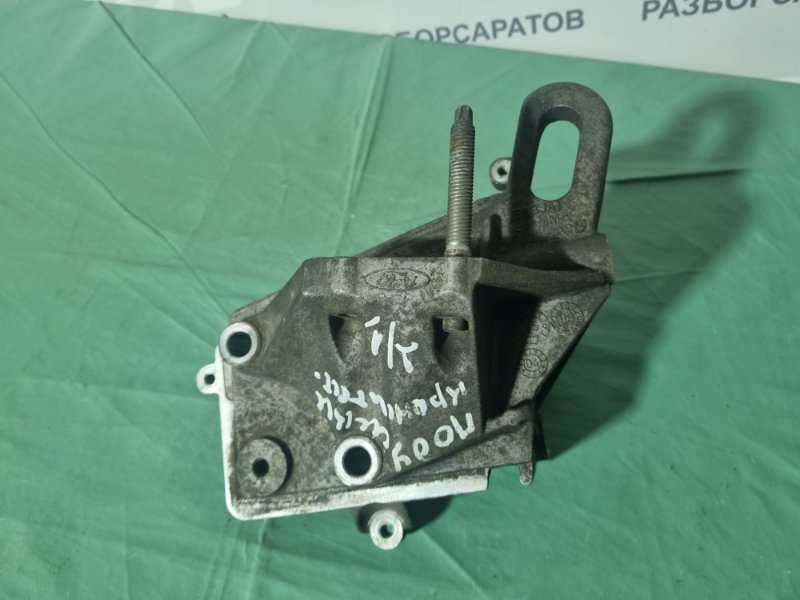 Кронштейн двигателя Ford Fiesta 2007 хэтчбек 5 дв.