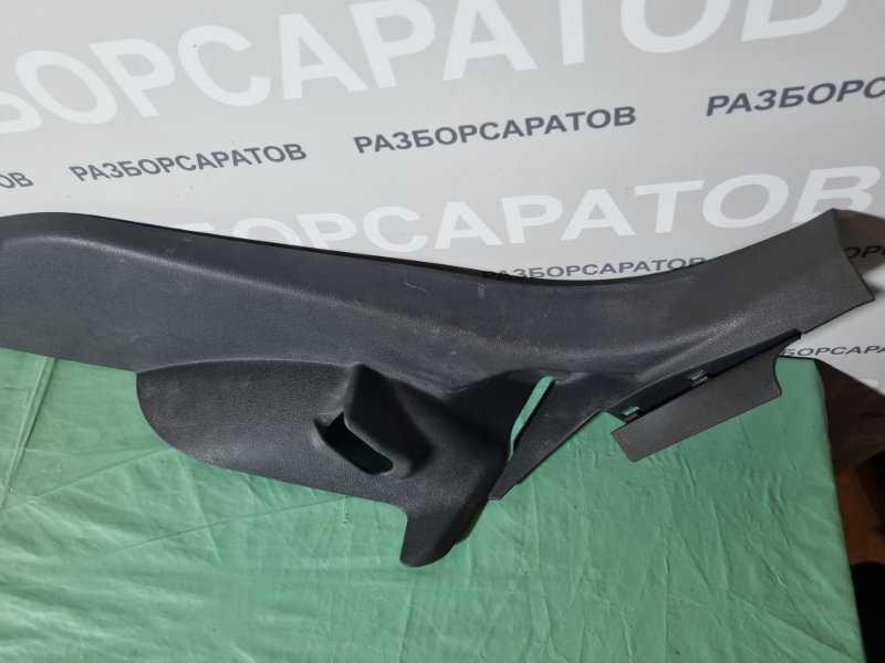 Накладка порога внутренняя Opel Astra H 2008 хэтчбек 5дв.