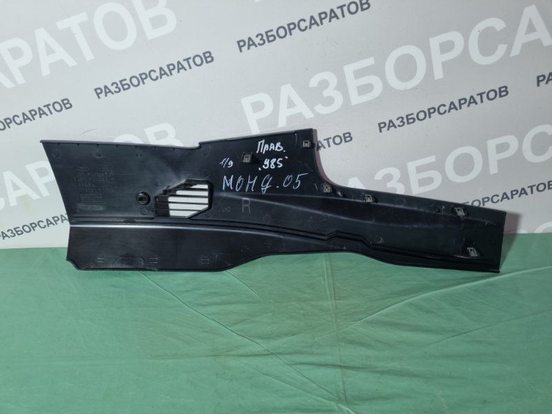 Накладка торпедо Ford Mondeo III 2005 седан