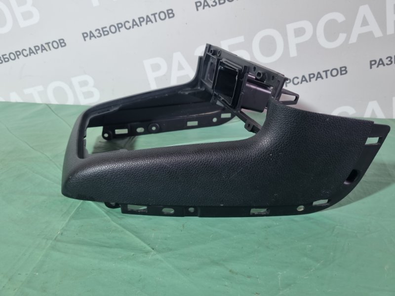 Накладка центральной консоли Ford Mondeo III 2005 седан