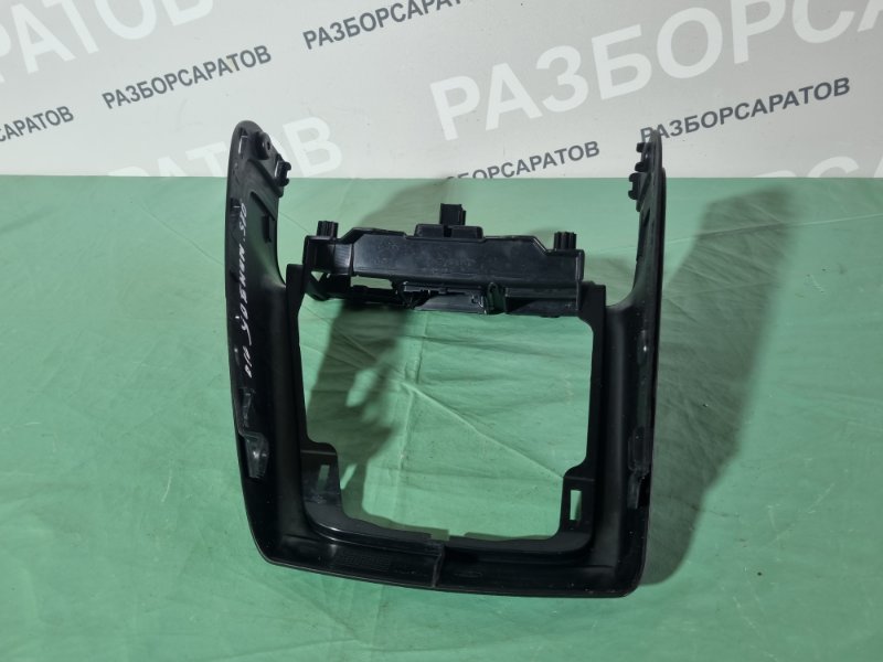 Накладка центральной консоли Ford Mondeo III 2005 седан