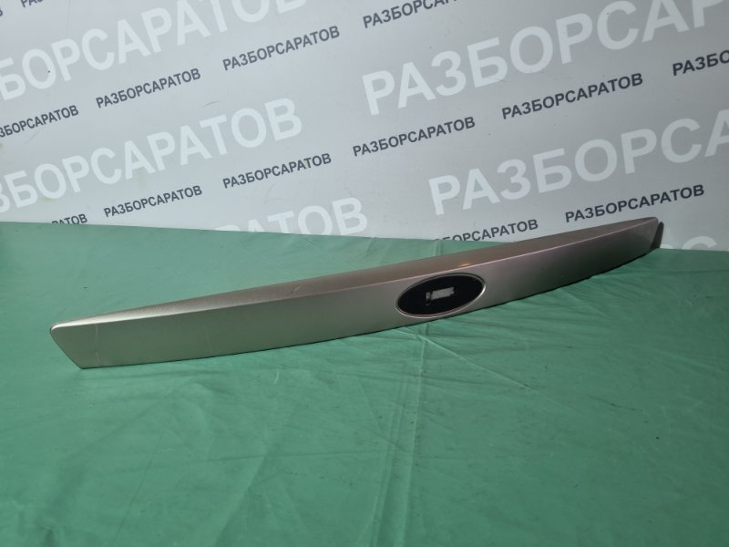 Накладка крышки багажника Ford Mondeo III 2005 седан