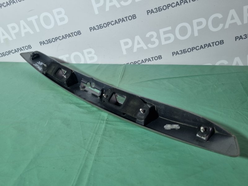 Накладка крышки багажника Ford Mondeo III 2005 седан