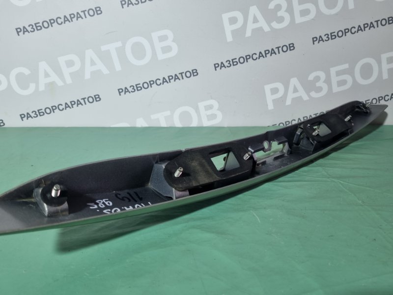 Накладка крышки багажника Ford Mondeo III 2005 седан
