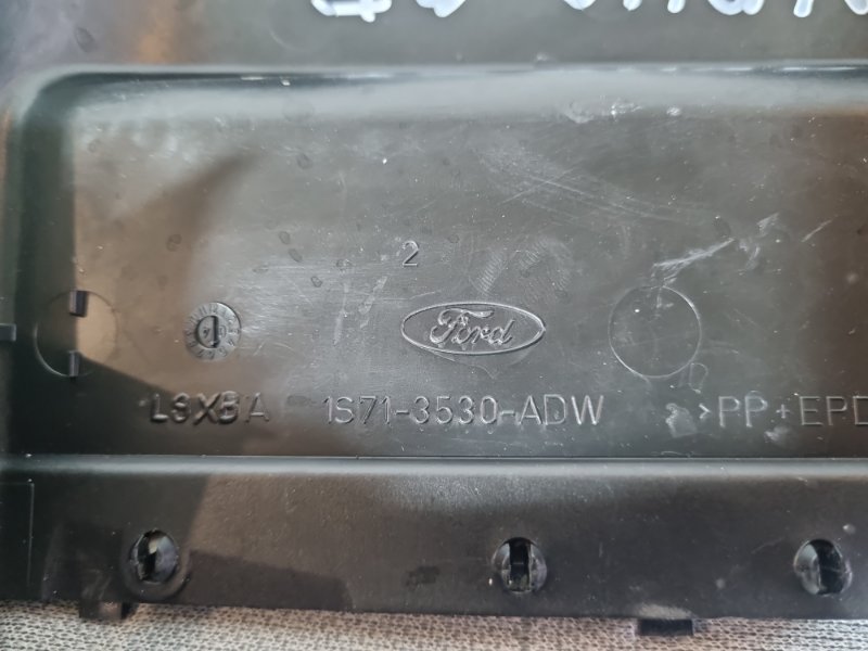 Кожух рулевой колонки Ford Mondeo III 2005 седан