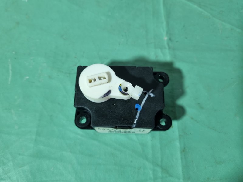 Сервопривод заслонки отопителя Nissan Tiida C11 2013