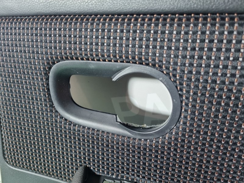 Обшивка двери Nissan Tiida C11 2013