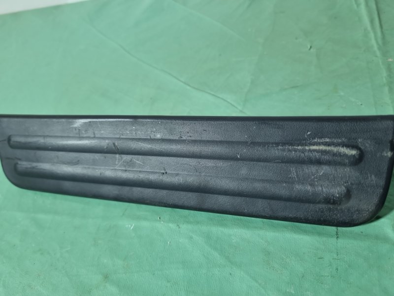 Накладка порога внутренняя Nissan Tiida C11 2013