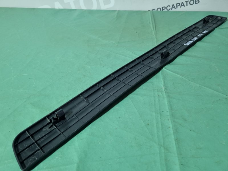 Накладка порога внутренняя Nissan Tiida C11 2013