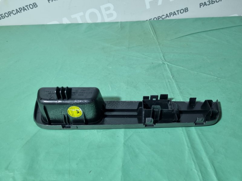 Накладка кнопок стеклоподъемника Nissan Tiida C11 2013