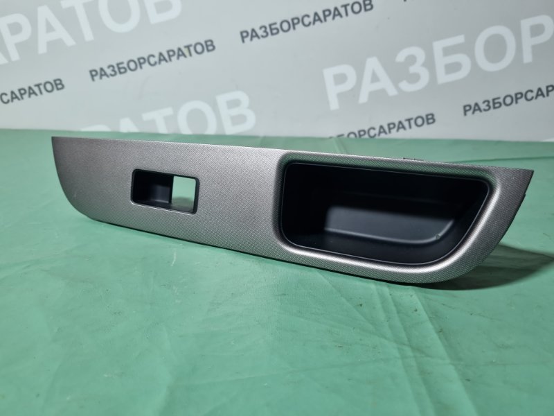 Накладка кнопок стеклоподъемника Nissan Tiida C11 2013
