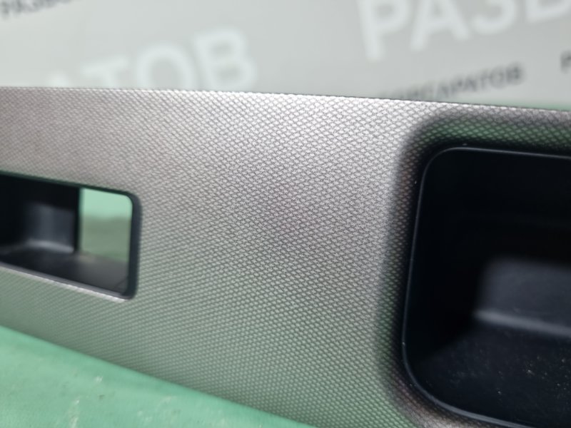 Накладка кнопок стеклоподъемника Nissan Tiida C11 2013