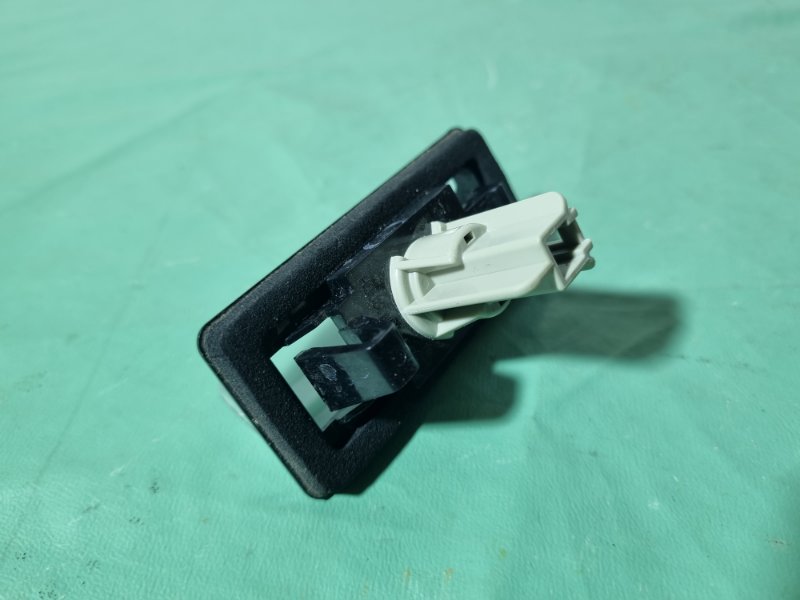 Фонарь подсветки номера Nissan Tiida C11 2013