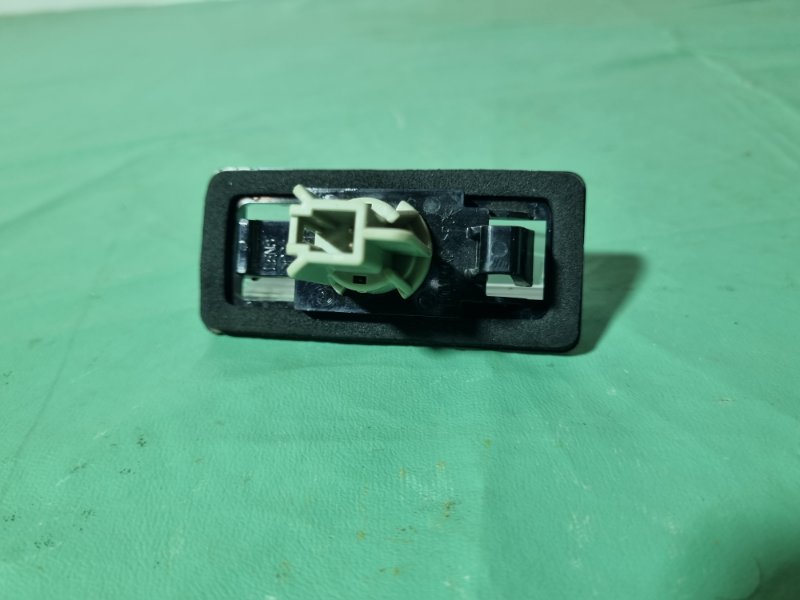 Фонарь подсветки номера Nissan Tiida C11 2013