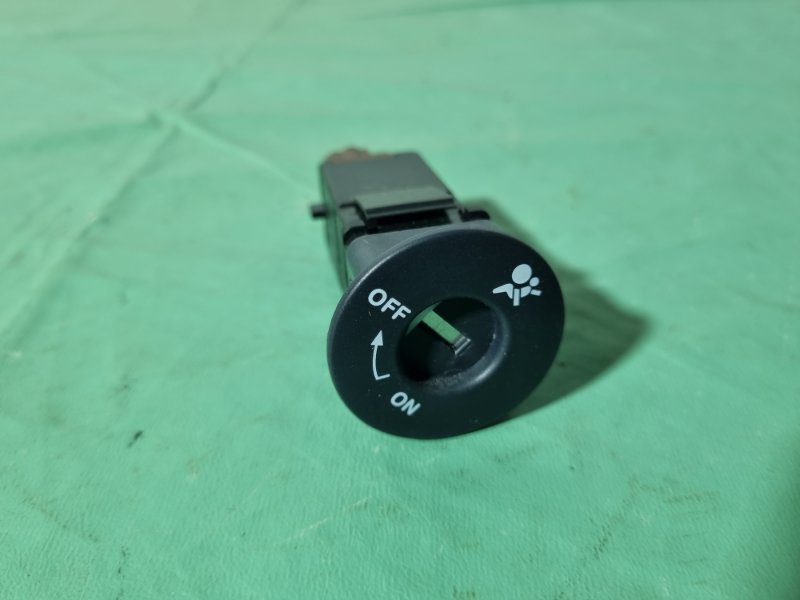Кнопка отключения airbag Nissan Tiida C11 2013