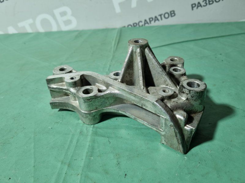 Кронштейн генератора Citroen C5 2002 хэтчбек