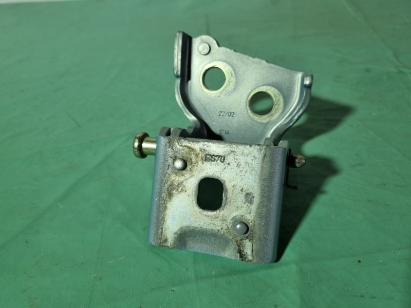 Петля двери нижняя Citroen C5 2002 хэтчбек