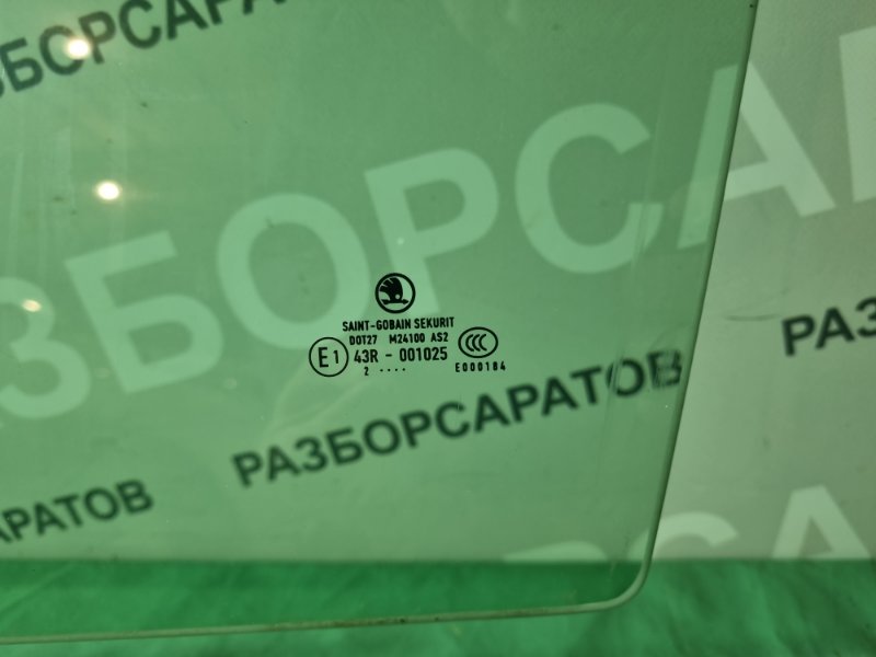 Стекло двери Skoda Fabia 2 2012