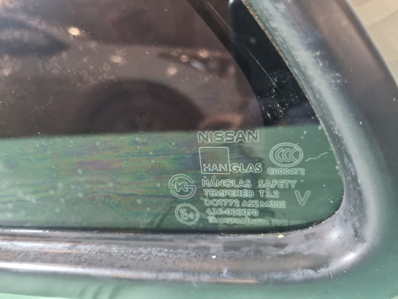 Стекло боковое (форточка) Nissan Almera Classik 2008 седан