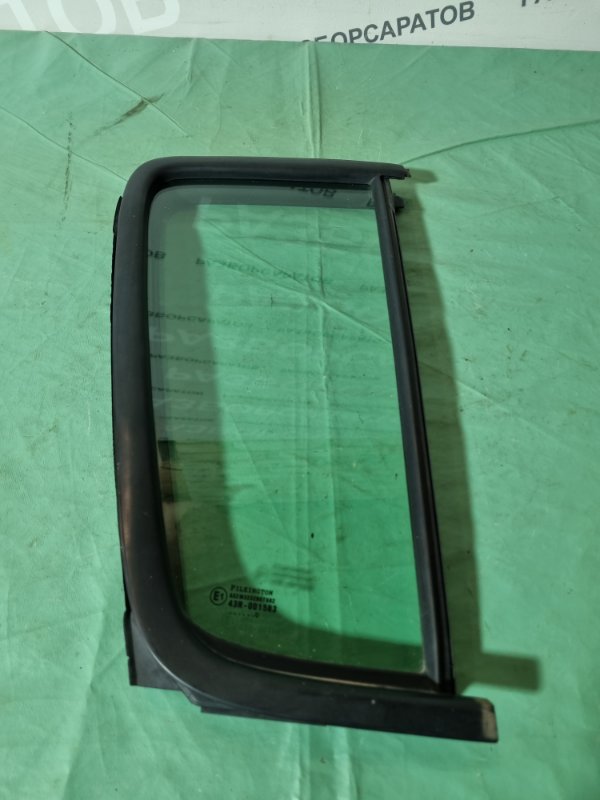 Стекло двери (форточка) Suzuki Swift 2010