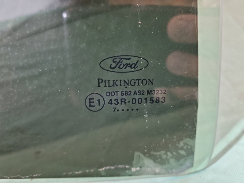 Стекло двери Ford Fiesta 2007 хэтчбек 5 дв.